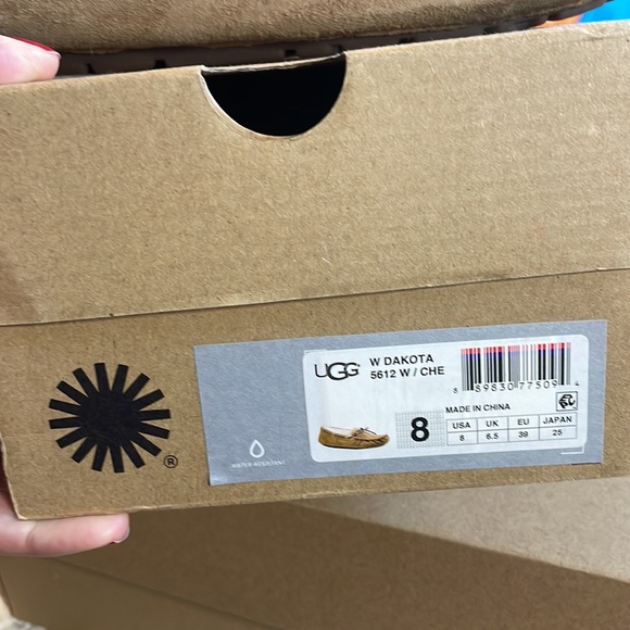 Ugg dakota slippers - Picture 9 of 10